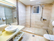 Boutique and bar ''Mr I'' 4*